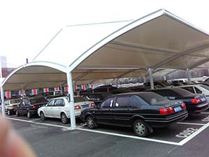 鋼膜結(jié)構(gòu)車棚特點，怪不得越來越多人選擇！(圖文)