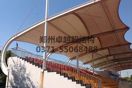 膜布、附件及鋼索安裝