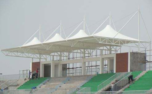 鄭州澍青醫(yī)學高等?？茖W校膜結(jié)構(gòu)看臺