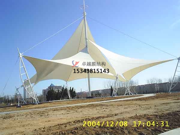 河池<font color='red'>張拉膜結(jié)構(gòu)</font>景觀設(shè)計(jì)施工【案例圖片】