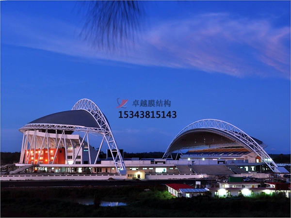荊門網(wǎng)球場膜結(jié)構罩棚設計施工【案例圖片】 　　