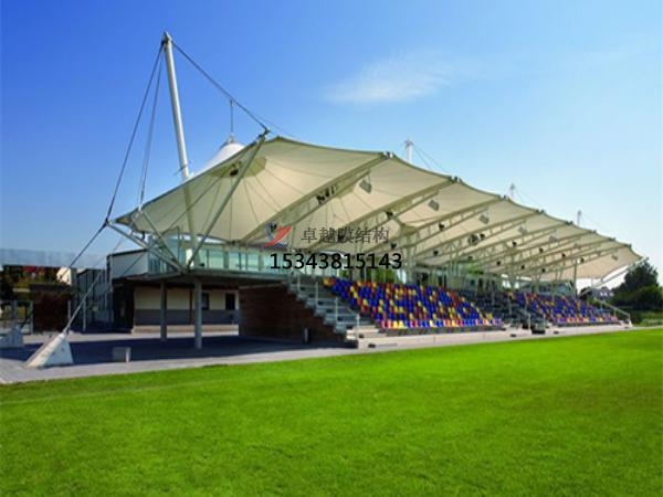 看臺張拉膜多少錢一平方？