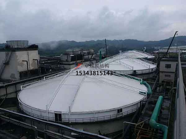 反吊膜安裝步驟應(yīng)該是怎么進(jìn)行的？