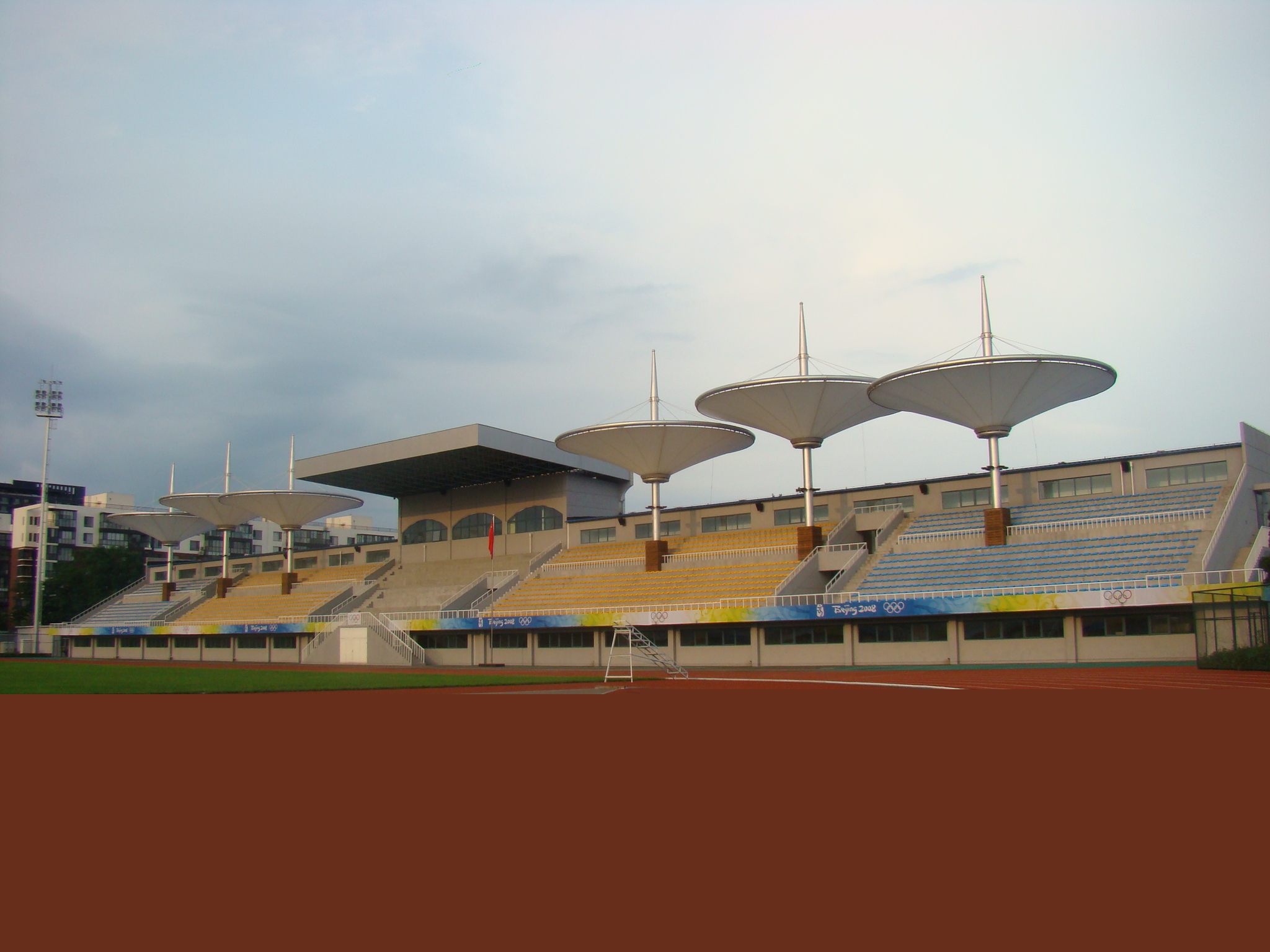 體育場(chǎng)看臺(tái)為什么使用膜結(jié)構(gòu)