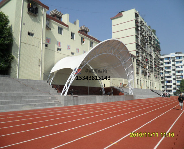  <font color='red'>膜結(jié)構(gòu)看臺</font>都是什么材質(zhì)的？