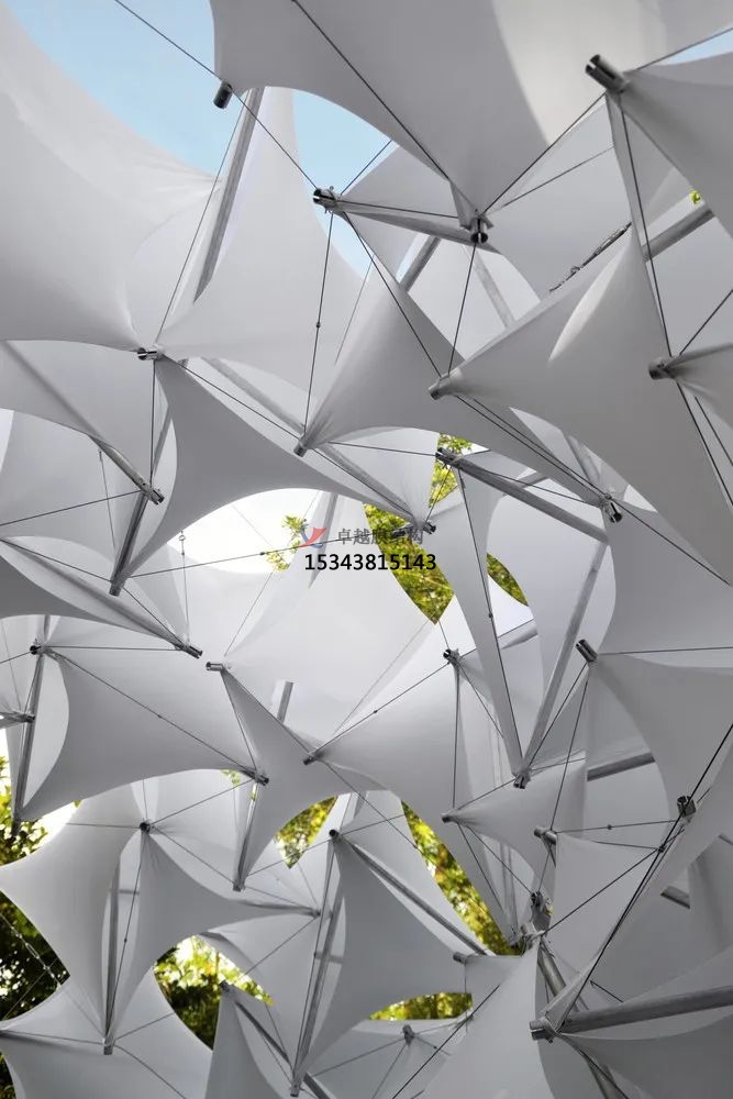 張拉膜結(jié)構(gòu)如何在環(huán)境景觀獨(dú)樹(shù)一幟