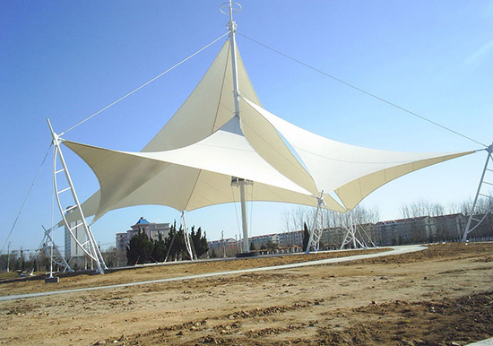 全新建筑形式！膜結(jié)構(gòu)雨棚的奇特性能分析